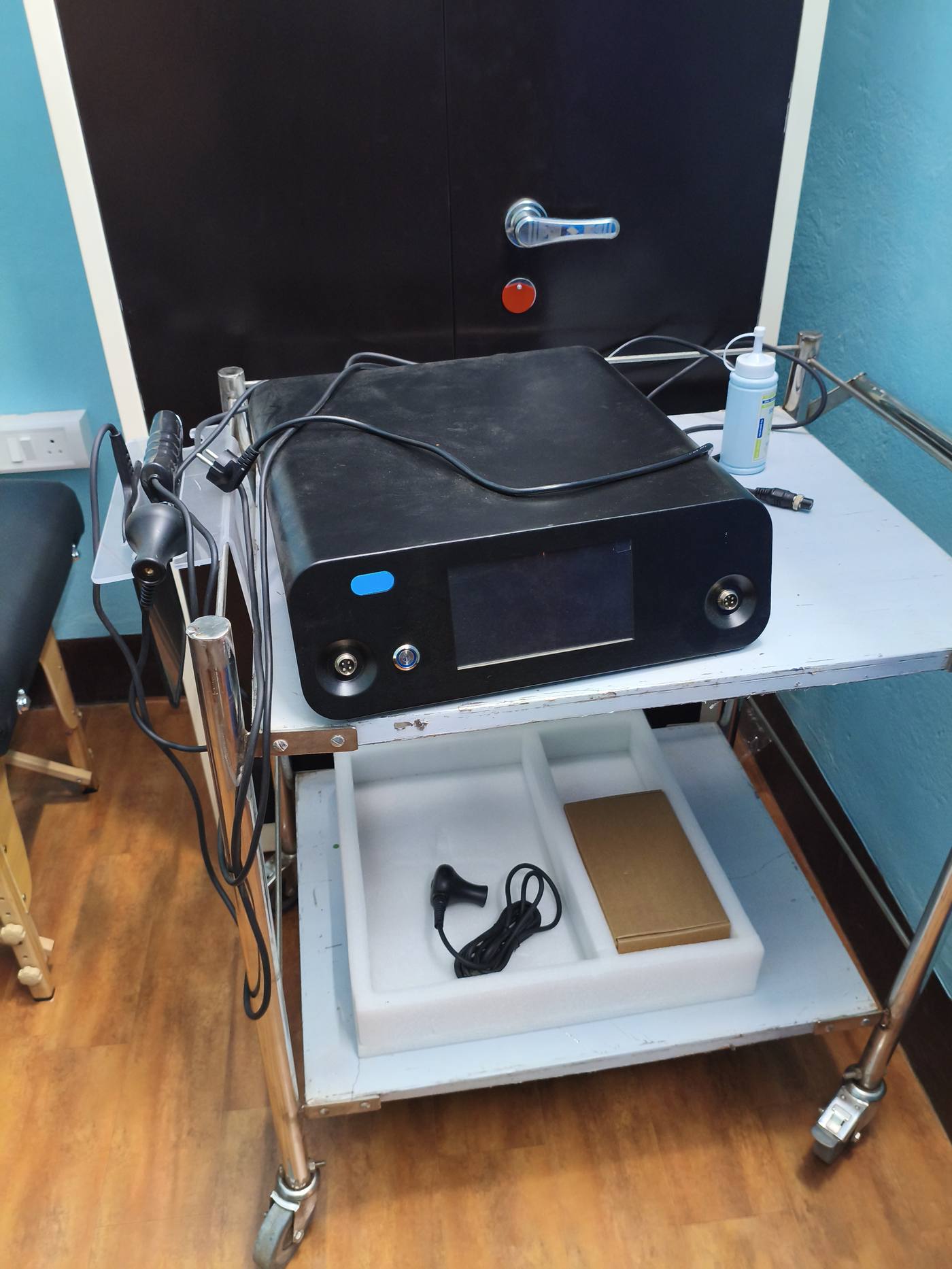 TECAR therapy machine